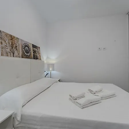 303. Modern, Sunny Ifonche With Wifi Apartament