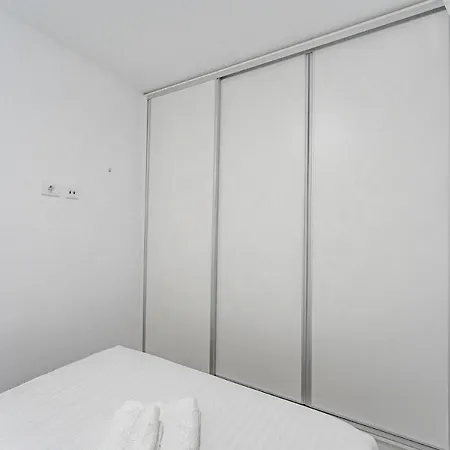Lejlighed 303. Modern, Sunny Ifonche With Wifi