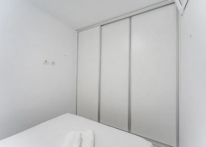 Apartment 303. Modern, Sunny Ifonche With Wifi