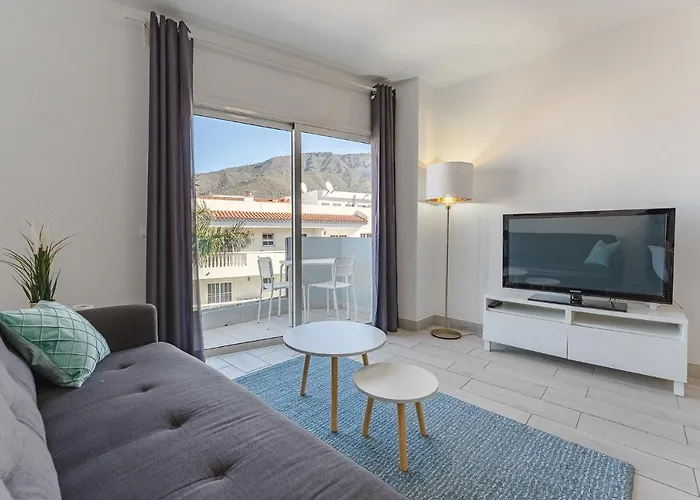 Apartment 303. Modern, Sunny Ifonche With Wifi